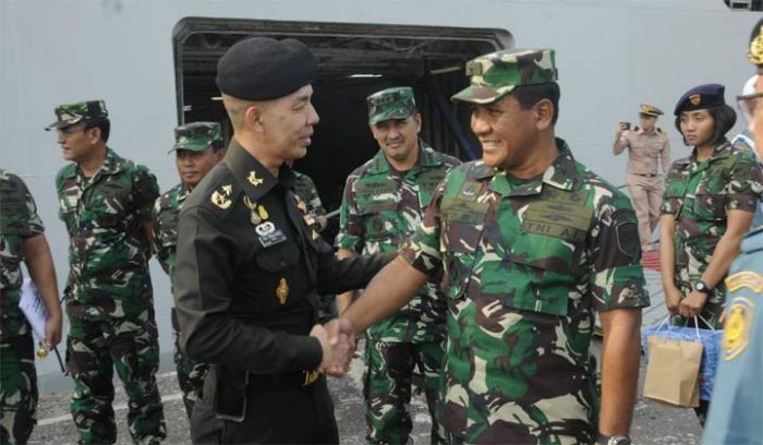 Kepala Staf Koarmada II Terima Kunjungan Thainesia Military Medicine ke-5 Kepala Staf Koarmada II Terima Kunjungan Thainesia Military Medicine ke-5
