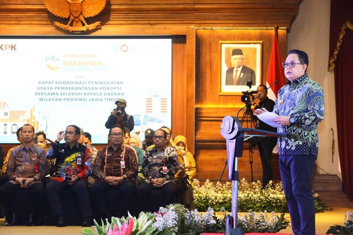 Dukung Roadshow Bus KPK 2024, Pj Gubernur Jatim: Sosialisasikan Pendidikan Antikorupsi Sejak Dini Dukung Roadshow Bus KPK 2024, Pj Gubernur Jatim: Sosialisasikan Pendidikan Antikorupsi Sejak Dini