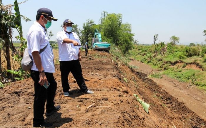 Atasi Permasalahan Air, Pemkab Kediri Lakukan Normalisasi Sungai Atasi Permasalahan Air, Pemkab Kediri Lakukan Normalisasi Sungai