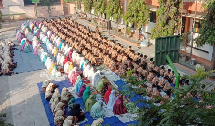 Ratusan Siswa - Guru MTs YPM 1 Wonoayu Sidoarjo Gelar Doa Bersama dan Tahlil untuk BJ Habibie Ratusan Siswa - Guru MTs YPM 1 Wonoayu Sidoarjo Gelar Doa Bersama dan Tahlil untuk BJ Habibie