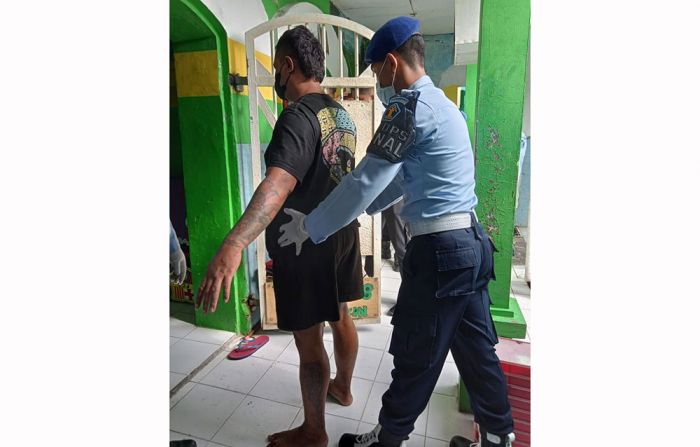 Berantas Benda Terlarang, Lapas Ngawi Gelar Razia Kamar Berantas Benda Terlarang, Lapas Ngawi Gelar Razia Kamar