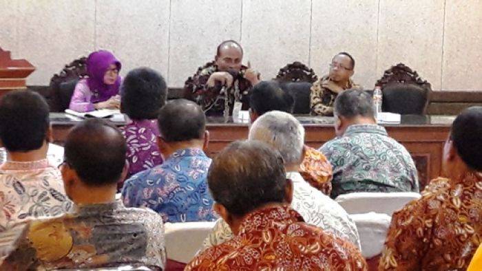 Dispendik Gresik Berantas Pungli Pendidikan Secara Bertahap Dispendik Gresik Berantas Pungli Pendidikan Secara Bertahap
