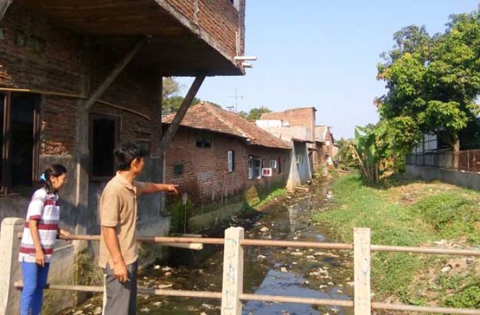 Sering Kebanjiran Akibat Luapan Anak Sungai Wrati, Warga Desa Gempol Berharap Ada Normalisasi Sering Kebanjiran Akibat Luapan Anak Sungai Wrati, Warga Desa Gempol Berharap Ada Normalisasi