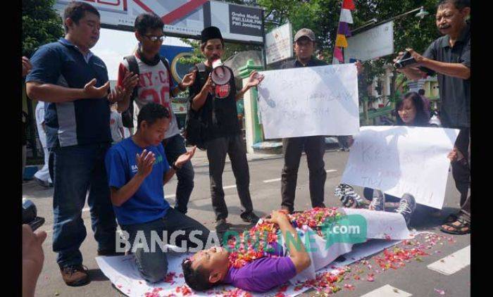 Desak Hukum Oknum TNI-AU Preman, Jurnalis Jombang Gelar Aksi Solidaritas