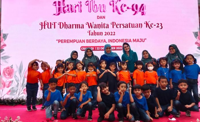 Sambut Hari Ibu, Gubernur Khofifah Dorong Pemberdayaan Perempuan di Empat Sektor Kehidupan Sambut Hari Ibu, Gubernur Khofifah Dorong Pemberdayaan Perempuan di Empat Sektor Kehidupan