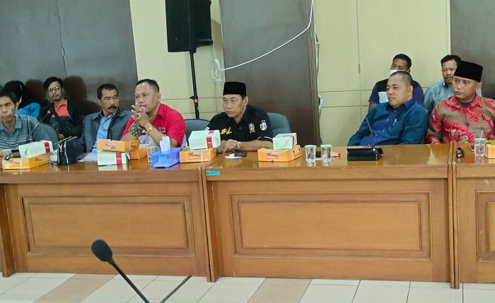 PT King Jim dan CV Wahyu Putra Tak Hadiri Audiensi Polemik Limbah Avalan, Dewan Sarankan Jalur Hukum PT King Jim dan CV Wahyu Putra Tak Hadiri Audiensi Polemik Limbah Avalan, Dewan Sarankan Jalur Hukum