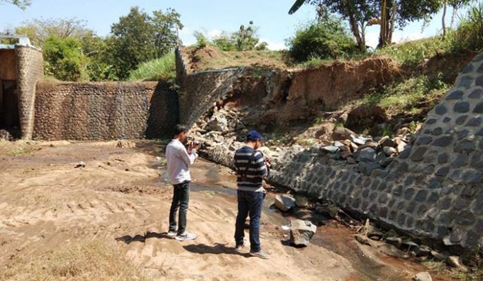 Setahun Tak Diperbaiki, Jebolnya Tanggul Irigasi di Nganjuk Ancam Warga