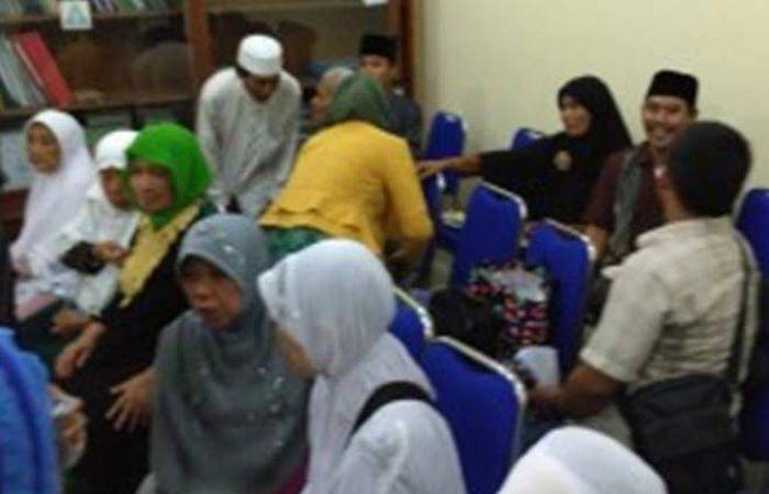 Disambut Bupati Pasuruan, CJH dari Filipina Nangis Disambut Bupati Pasuruan, CJH dari Filipina Nangis