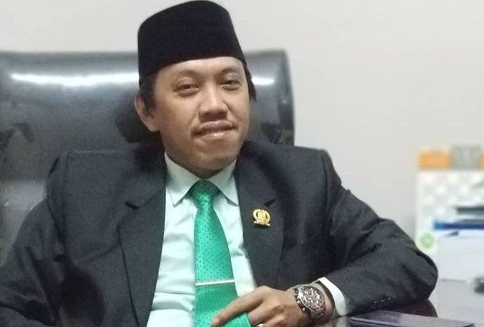 Wali Kota Surabaya Larang Merokok di Tempat Umum, Mas Sam Ingatkan Bahaya Emisi Gas Buang Wali Kota Surabaya Larang Merokok di Tempat Umum, Mas Sam Ingatkan Bahaya Emisi Gas Buang