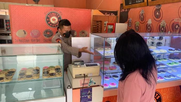 Berawal dari Hobi, Anggota Polresta Sidoarjo ini Sukses Geluti Kuliner Donat Berawal dari Hobi, Anggota Polresta Sidoarjo ini Sukses Geluti Kuliner Donat