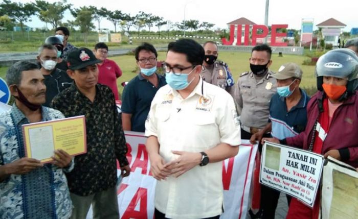 Datangi JIIPE Gresik, Arteria Dahlan Minta Penegak Hukum Turun Usut Kasus Ganti Rugi Tanah Warga Datangi JIIPE Gresik, Arteria Dahlan Minta Penegak Hukum Turun Usut Kasus Ganti Rugi Tanah Warga
