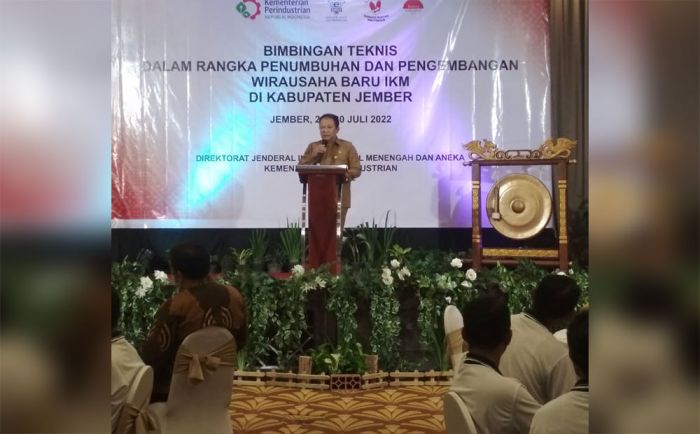 Kemenperin Gelar Bimtek IKM di Jember, Bupati Hendy Minta Bantuan Ekspor Produk Rotan Kemenperin Gelar Bimtek IKM di Jember, Bupati Hendy Minta Bantuan Ekspor Produk Rotan