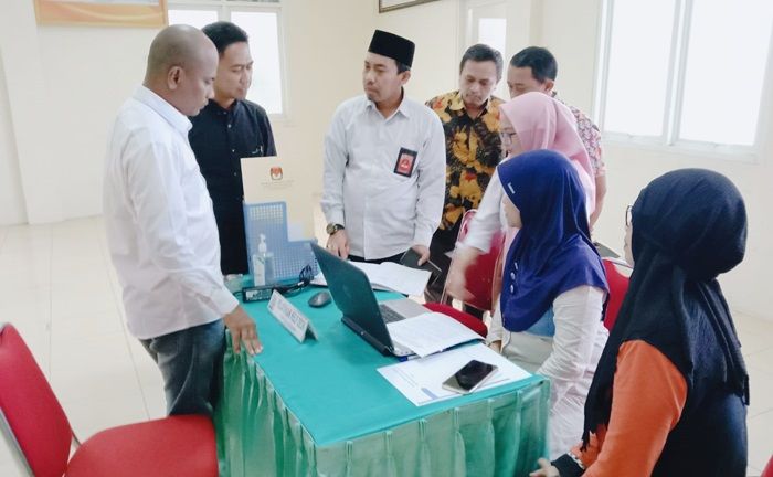 KPU Jatim Supervisi dan Monitoring Layanan Helpdesk ke Sejumlah Kabupaten/Kota KPU Jatim Supervisi dan Monitoring Layanan Helpdesk ke Sejumlah Kabupaten/Kota