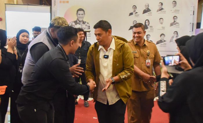 Wali Kota Kediri Beri Motivasi 125 Peserta Offline Session Kediri Pehneur 2023 Wali Kota Kediri Beri Motivasi 125 Peserta Offline Session Kediri Pehneur 2023
