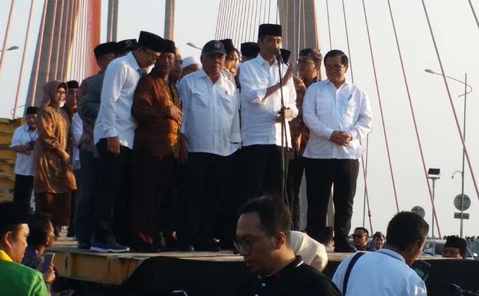 Demi Kesejahteraan, Jokowi Tegaskan Tak Ada Muatan Politis dalam Digratiskannya Jembatan Suramadu 