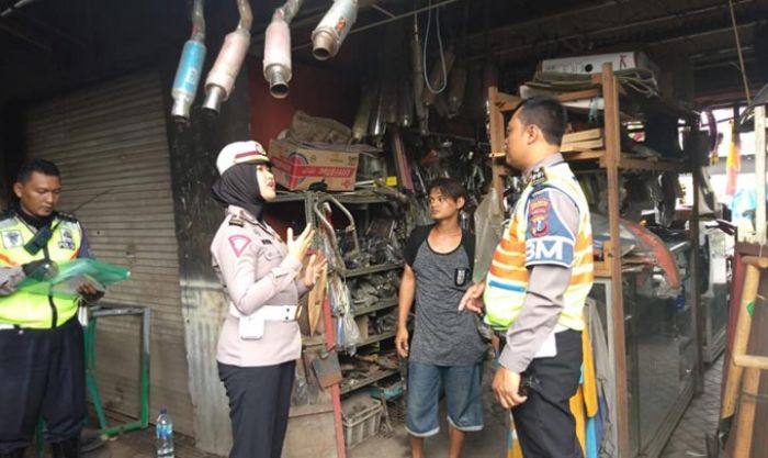 Satlantas Polresta Sidoarjo Gelar Razia Knalpot Brong di Pasar Larangan