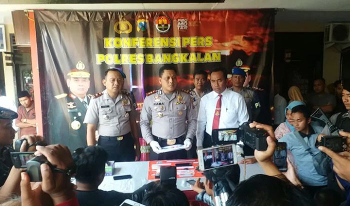 Bapak dan Anak di Bangkalan Kompak Jadi Pengedar Narkoba Bapak dan Anak di Bangkalan Kompak Jadi Pengedar Narkoba