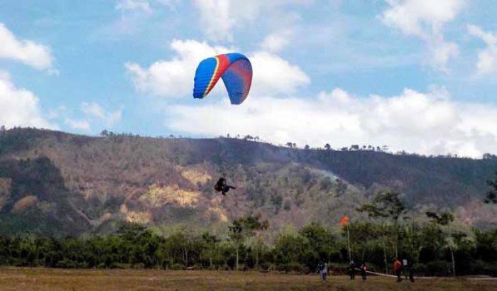 FASI Bondowoso Gelar Ijen Flying, Puluhan Atlet Paralayang Terbang di Langit Ijen FASI Bondowoso Gelar Ijen Flying, Puluhan Atlet Paralayang Terbang di Langit Ijen