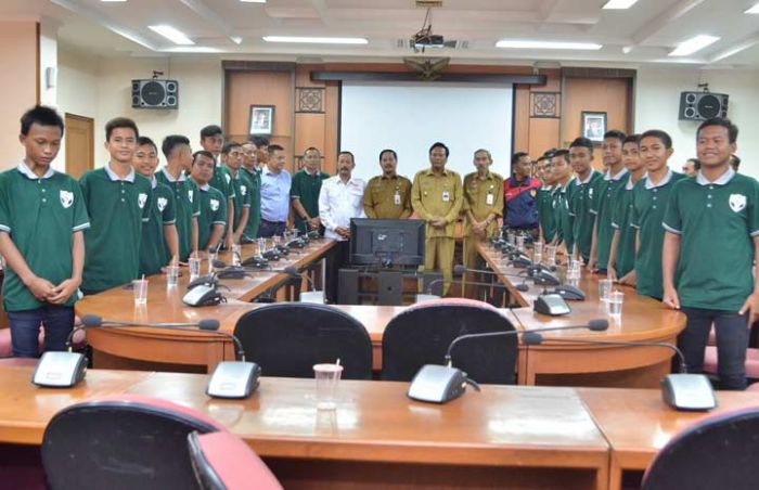 Pamit Bupati, SSB Putera Gresik Wakili Jatim di Kompetsi DCT Bandung