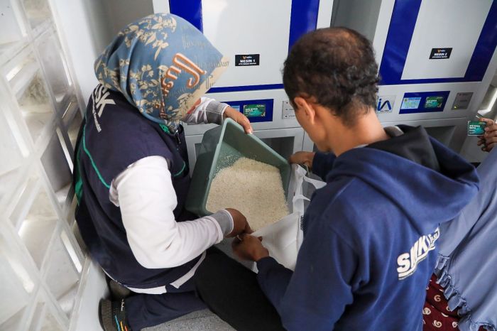 Atasi Kemiskinan Ekstrem, Dinsos Kota Kediri Luncurkan ATM Beras Mapan Atasi Kemiskinan Ekstrem, Dinsos Kota Kediri Luncurkan ATM Beras Mapan