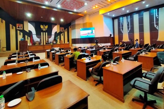 Tok! DPRD Kabupaten Pasuruan Sahkan Raperda Perubahan RPJMD 2018–2023 Tok! DPRD Kabupaten Pasuruan Sahkan Raperda Perubahan RPJMD 2018–2023
