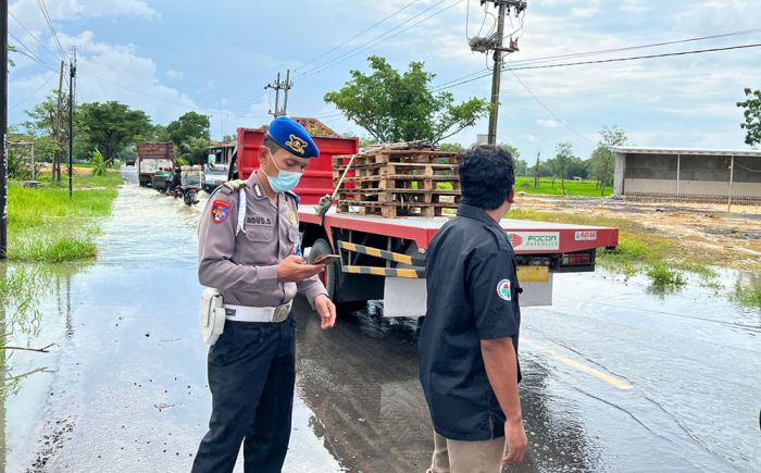 Wilayahnya Diterjang Banjir, Kades Aeng Tabar Minta Bantuan Kepala BBPJN Jatim - Bali Wilayahnya Diterjang Banjir, Kades Aeng Tabar Minta Bantuan Kepala BBPJN Jatim - Bali
