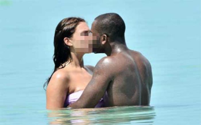 Pergoki Istri Selingkuh, Mantan Pemain Timnas Inggris Darren Bent Malah Ditangkap Polisi Pergoki Istri Selingkuh, Mantan Pemain Timnas Inggris Darren Bent Malah Ditangkap Polisi