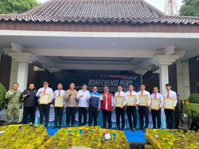 Akal-akalan Barcode BBM Subsidi Terbongkar, 5 Tersangka Dibekuk Polres Probolinggo Kota