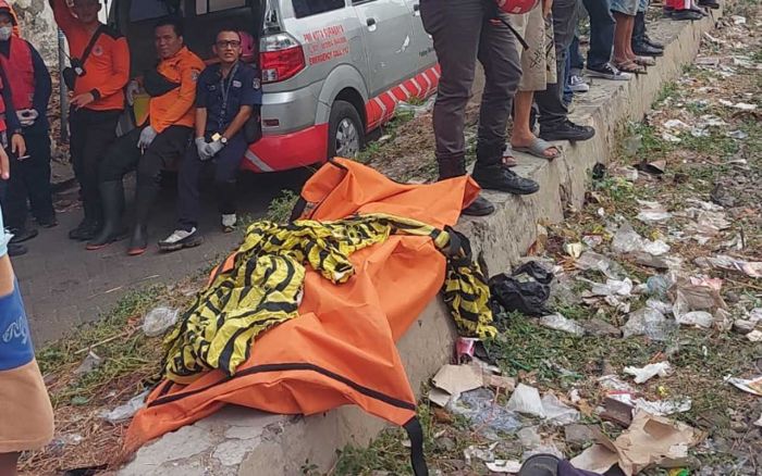 Wanita Paruh Baya Tewas Terserempet Kereta Api di Perlintasan Kapasari Pedukuhan Wanita Paruh Baya Tewas Terserempet Kereta Api di Perlintasan Kapasari Pedukuhan