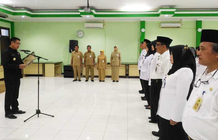 Wali Kota Malang Lantik 14 Kepala Sekolah Wali Kota Malang Lantik 14 Kepala Sekolah