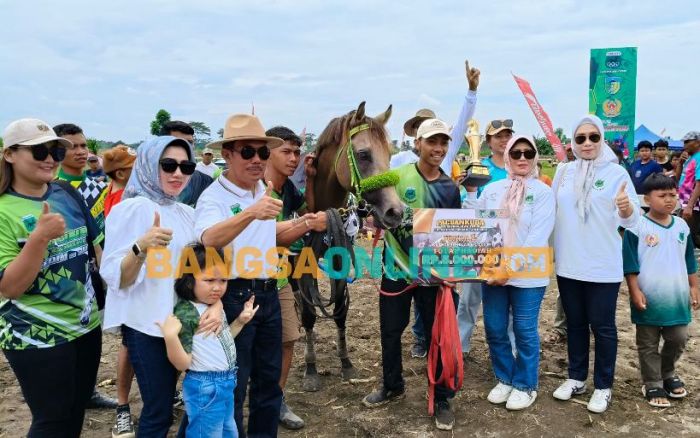 Jaring Atlet untuk Porprov, Pordasi Kediri Gelar Kejurprov Berkuda di Lapangan Desa Wates Jaring Atlet untuk Porprov, Pordasi Kediri Gelar Kejurprov Berkuda di Lapangan Desa Wates