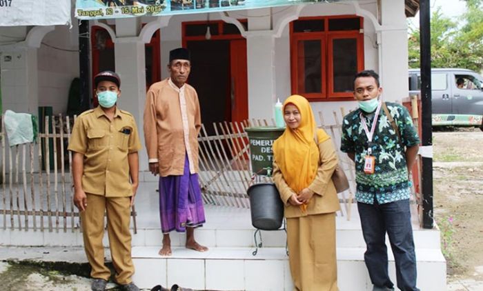Cegah Covid-19, Pemdes Pademawu Timur - FRPB TIC Salurkan Tempat Cuci Tangan ke Tempat Ibadah Cegah Covid-19, Pemdes Pademawu Timur - FRPB TIC Salurkan Tempat Cuci Tangan ke Tempat Ibadah