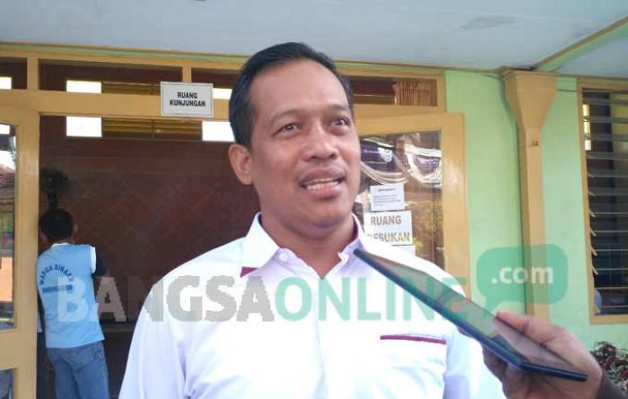 Berhasil Jebol Atap Kamar Mandi, Napi Lapas Kelas II A Bojonegoro Nyaris Kabur Berhasil Jebol Atap Kamar Mandi, Napi Lapas Kelas II A Bojonegoro Nyaris Kabur