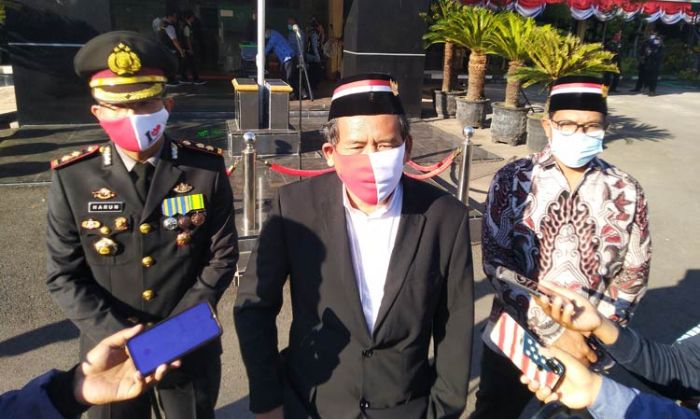 Kombatan Teroris Ikut Upacara di Halaman Polres Lamongan Kombatan Teroris Ikut Upacara di Halaman Polres Lamongan