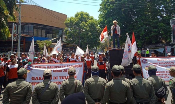 Serikat Buruh Desak Pemkab Pasuruan Tindak Tegas Perusahaan Tak Taat Aturan Serikat Buruh Desak Pemkab Pasuruan Tindak Tegas Perusahaan Tak Taat Aturan