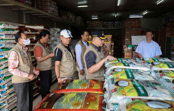 Pj Wali Kota Batu: Harga Kebutuhan Pokok Relatif Aman dan Stabil Pj Wali Kota Batu: Harga Kebutuhan Pokok Relatif Aman dan Stabil
