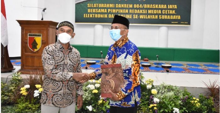 Danrem 084/BJ Silaturahmi dengan Pemred se-Surabaya Danrem 084/BJ Silaturahmi dengan Pemred se-Surabaya