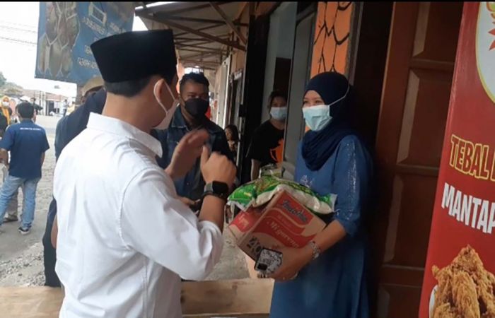 Giliran Para Pedagang di Tempat Wisata yang Menerima Bantuan Sembako dari Gus Barra