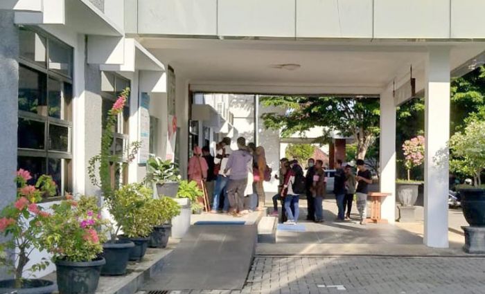 Dispendukcapil Pacitan Masih Tetap Buka Pelayanan Dispendukcapil Pacitan Masih Tetap Buka Pelayanan