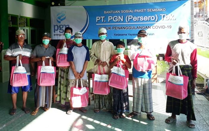 Bantu Warga Buden Lamongan, PT PGN Bersama Yayasan Ruas Falah Bagikan Ratusan Paket Sembako
