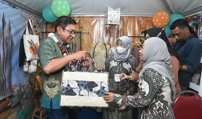 Dukung Pemulihan Ekonomi, Petrokimia Gresik Libatkan 475 UMKM di PetroNite Fest 2022 Dukung Pemulihan Ekonomi, Petrokimia Gresik Libatkan 475 UMKM di PetroNite Fest 2022