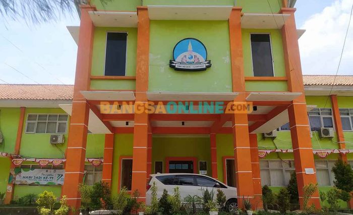 Oknum ASN di SMK Negeri 1 Sampang Diduga Sodomi Siswanya Oknum ASN di SMK Negeri 1 Sampang Diduga Sodomi Siswanya