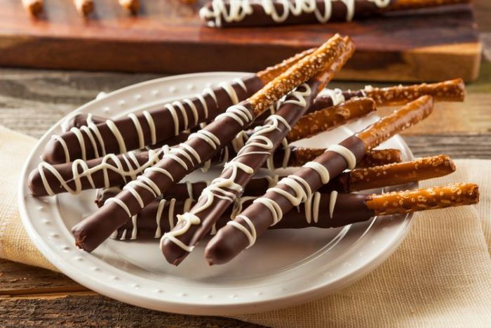 Resep Stik Cokelat dari Kacang Mete Cincang Resep Stik Cokelat dari Kacang Mete Cincang