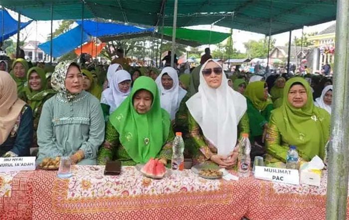 Dua Srikadi Bacabup Bojonegoro Hadir Bersamaan di Acara Muslimat, Netizen: Adem Dua Srikadi Bacabup Bojonegoro Hadir Bersamaan di Acara Muslimat, Netizen: Adem