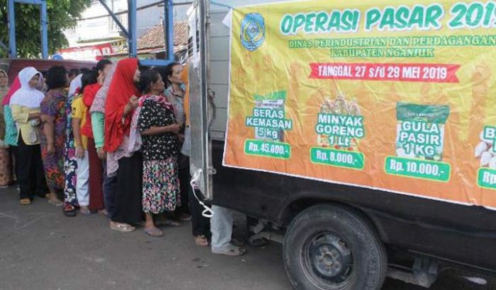 Stabilkan Harga Kebutuhan Sembako, Disperindag Nganjuk Gelar Operasi Pasar Stabilkan Harga Kebutuhan Sembako, Disperindag Nganjuk Gelar Operasi Pasar