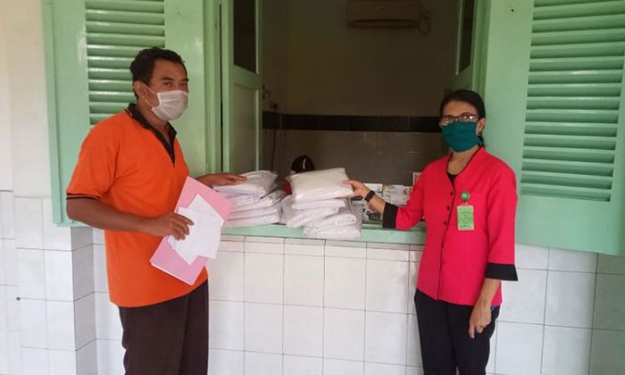 Wali Kota Risma Kirim Kain Kafan dan Kapas ke Rumah Sakit untuk Rawat Jenazah Wali Kota Risma Kirim Kain Kafan dan Kapas ke Rumah Sakit untuk Rawat Jenazah
