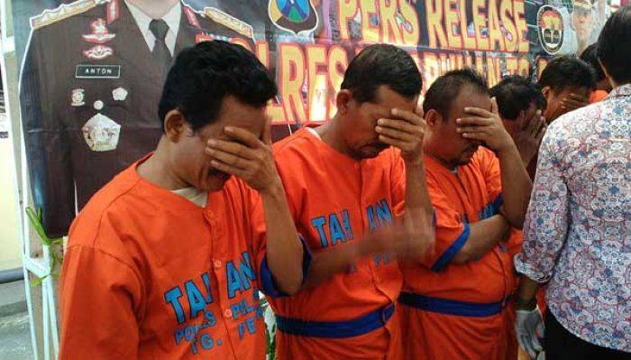 Judi Domino, Warga Kedinding Surabaya Ditangkap Judi Domino, Warga Kedinding Surabaya Ditangkap