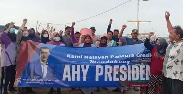Nelayan Pantura Deklarasi Dukungan untuk AHY Sebagai Calon Presiden RI 2024 Nelayan Pantura Deklarasi Dukungan untuk AHY Sebagai Calon Presiden RI 2024