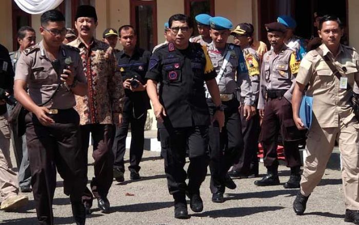 Kapolda Jatim Sidak Pengamanan Pilkada Serentak Pamekasan Kapolda Jatim Sidak Pengamanan Pilkada Serentak Pamekasan
