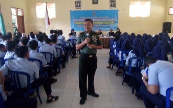 Dandim Pacitan Ajak Generasi Muda Jauhi Narkoba Dandim Pacitan Ajak Generasi Muda Jauhi Narkoba